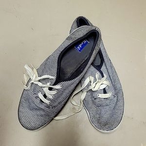 Lace-up striped keds